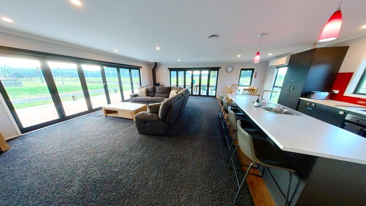 Full Holiday Home To Yourself, Up To 21 Guests Atiamuri Экстерьер фото