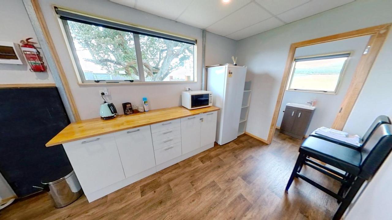 Full Holiday Home To Yourself, Up To 21 Guests Atiamuri Экстерьер фото